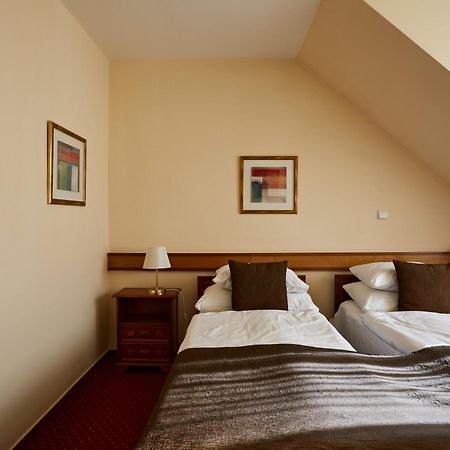 Fleur De Lis Hotel Прага Стая снимка