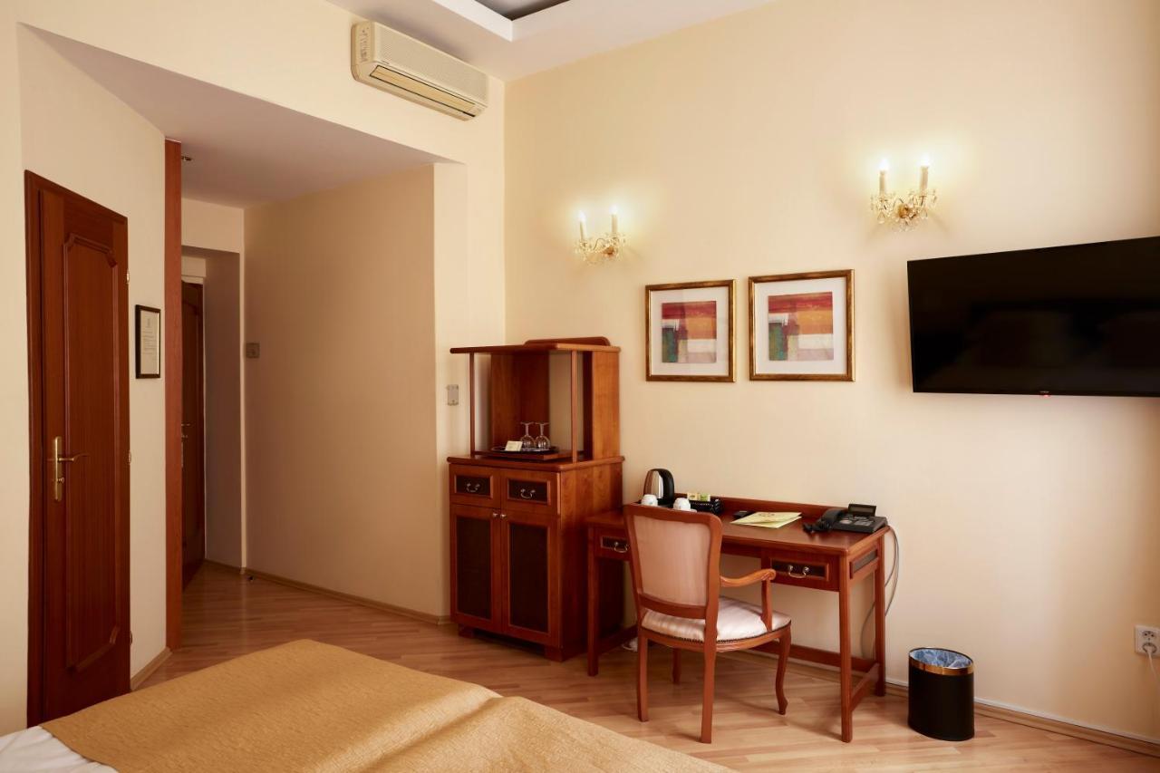 Fleur De Lis Hotel Прага Екстериор снимка