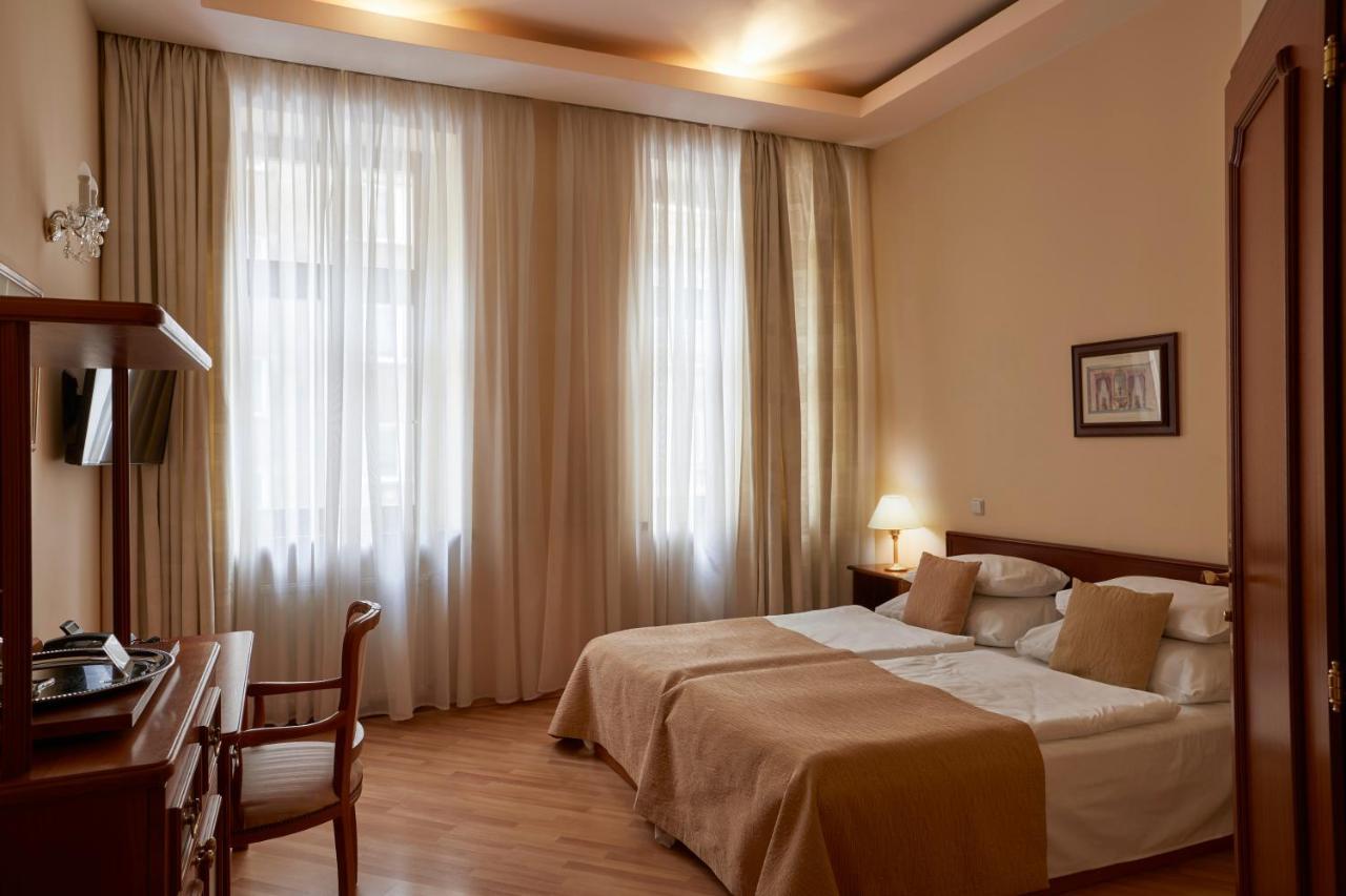 Fleur De Lis Hotel Прага Екстериор снимка