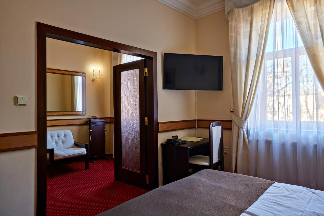 Fleur De Lis Hotel Прага Екстериор снимка