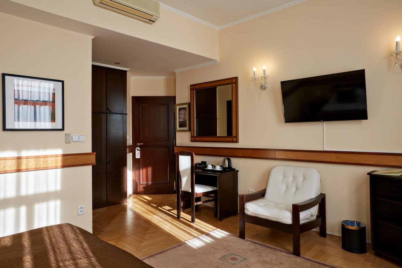 Fleur De Lis Hotel Прага Екстериор снимка