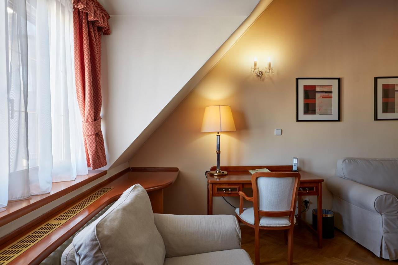Fleur De Lis Hotel Прага Екстериор снимка