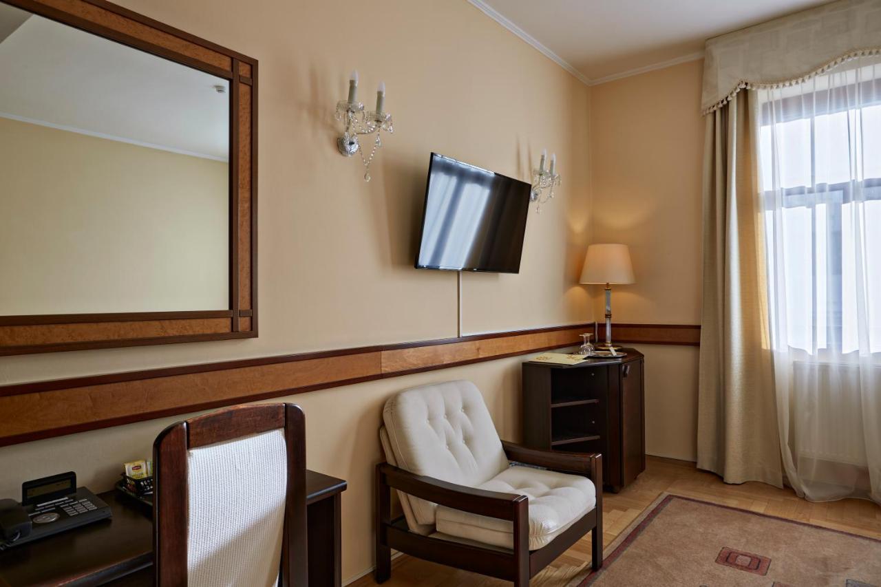 Fleur De Lis Hotel Прага Екстериор снимка