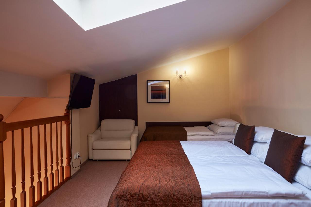Fleur De Lis Hotel Прага Екстериор снимка