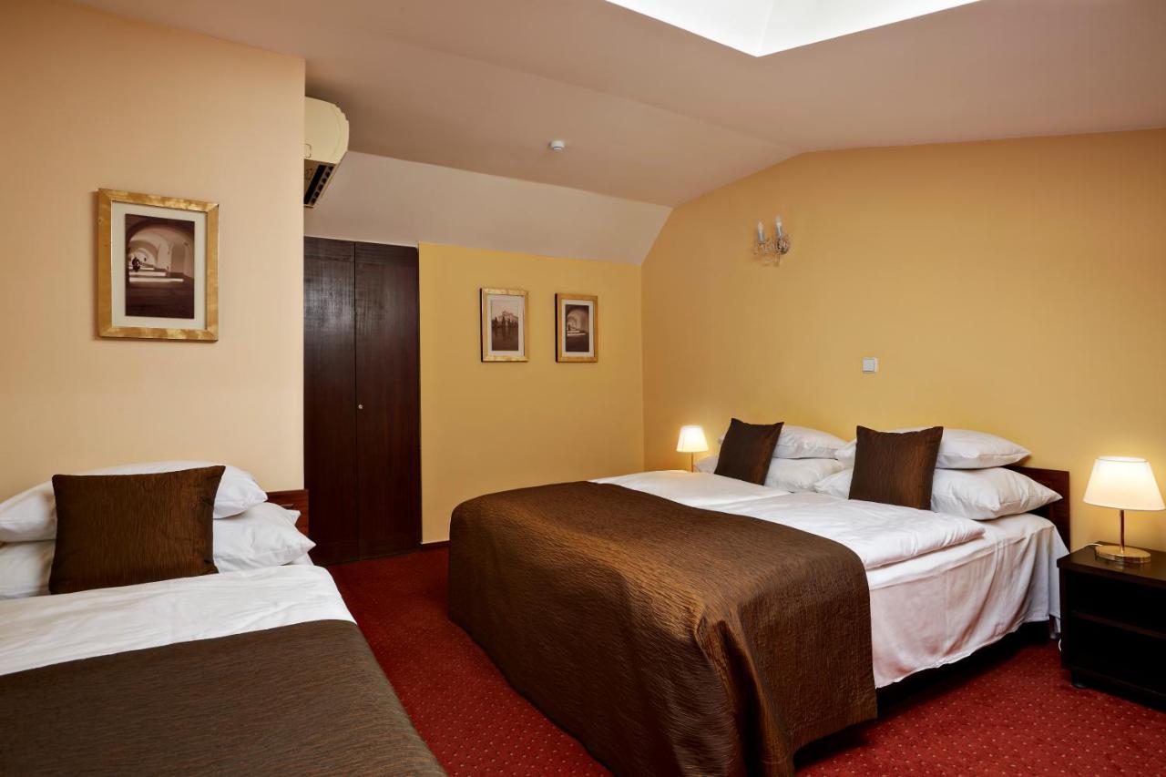 Fleur De Lis Hotel Прага Екстериор снимка