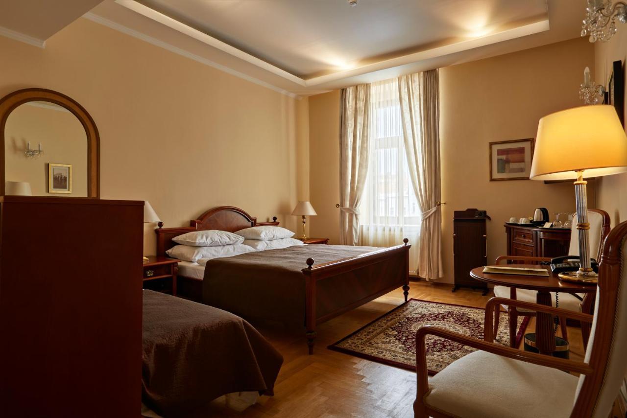 Fleur De Lis Hotel Прага Екстериор снимка