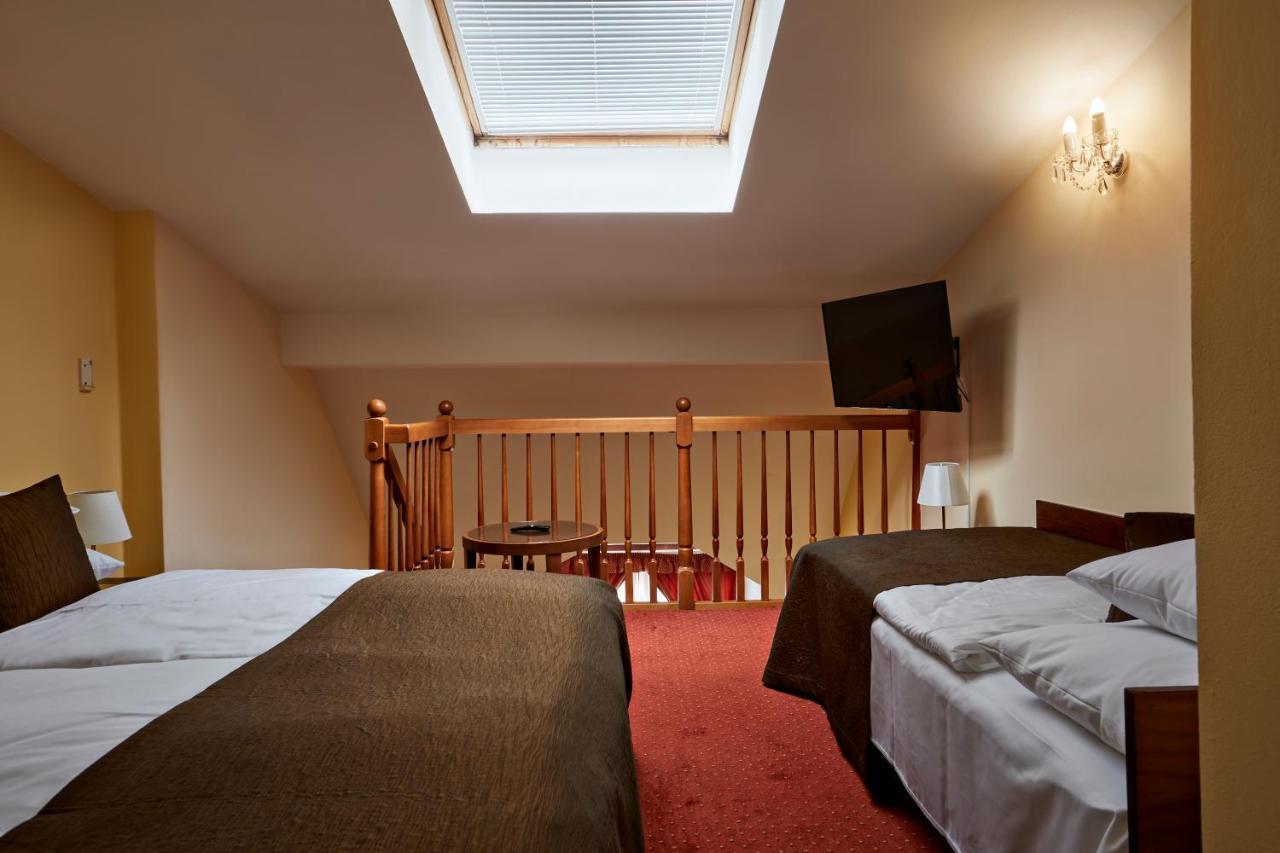 Fleur De Lis Hotel Прага Екстериор снимка