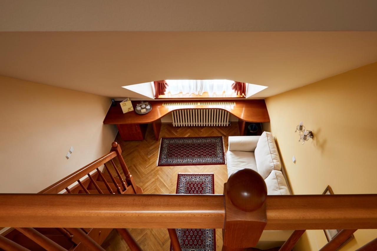 Fleur De Lis Hotel Прага Екстериор снимка